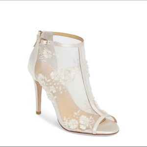 Bella Belle Joy Proctor Booties “Belle” Ivory 7